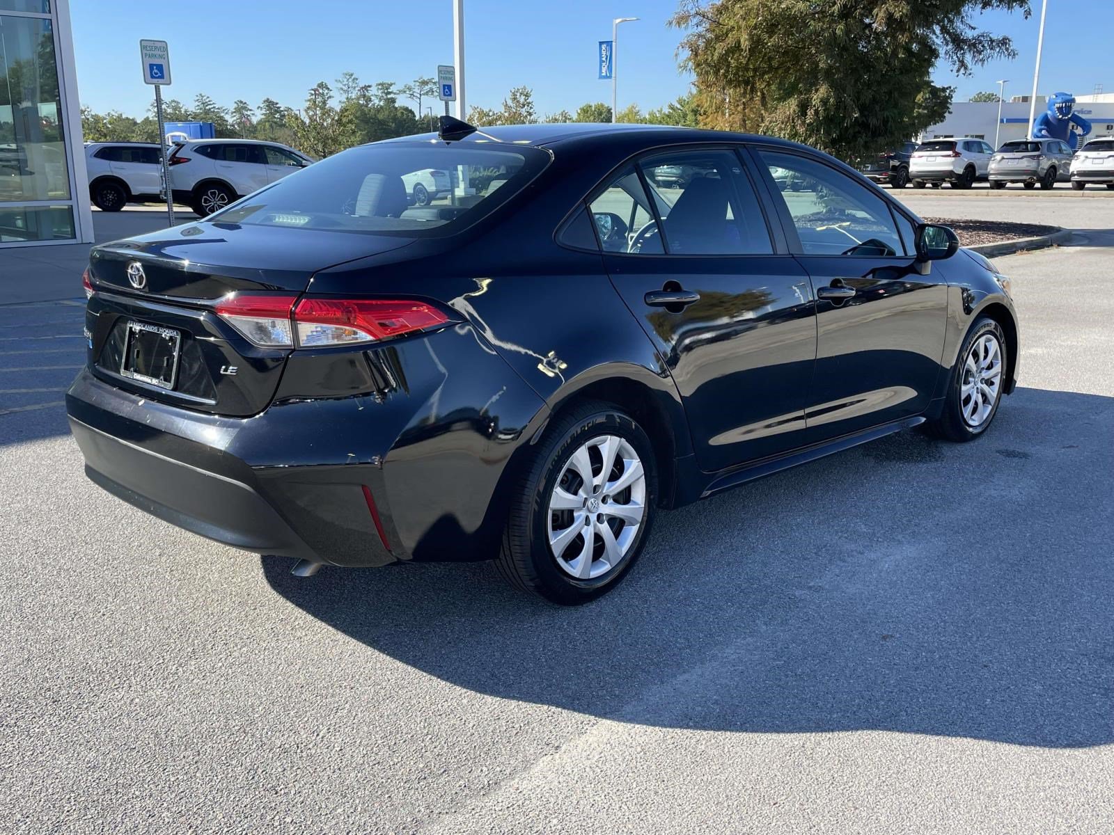 Used 2023 Toyota Corolla LE FWD image 6