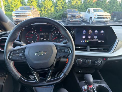 Used 2024 Chevrolet Trax RS w/ Driver Confidence Package FWD image 22