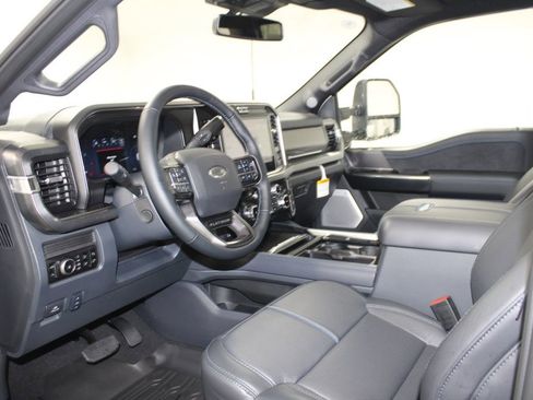 New 2026 Ford F250 Platinum image 28