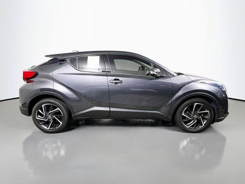 Used 2021 Toyota C-HR Limited image 3