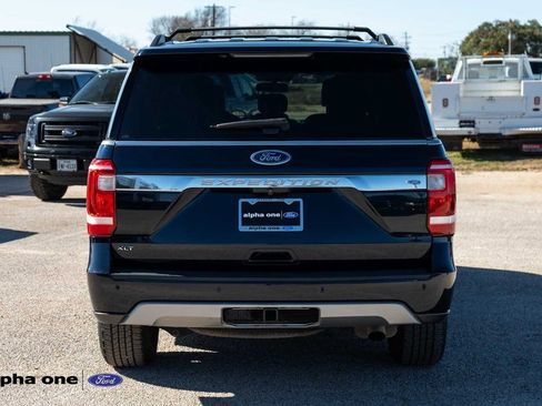 Used 2021 Ford Expedition XLT image 6