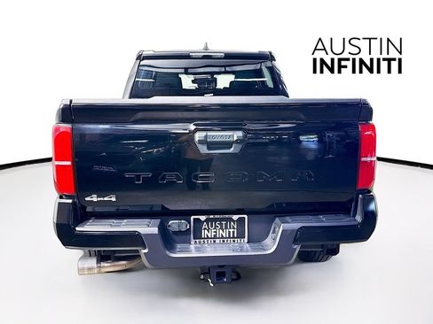Used 2025 Toyota Tacoma SR5 AWD/4WD image 6