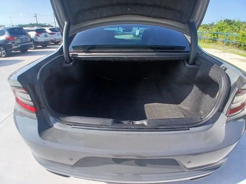 Used 2019 Dodge Charger SXT w/ Blacktop Package RWD image 9