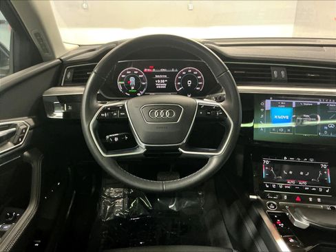 Certified 2024 Audi Q8 e-tron Premium Plus w/ Premium Plus Package AWD/4WD image 8