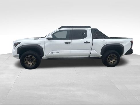 Used 2025 Toyota Tacoma 4x4 Double Cab Hybrid w/ Tow Tech Package image 7