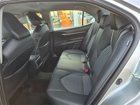 Used 2022 Toyota Camry SE image 17