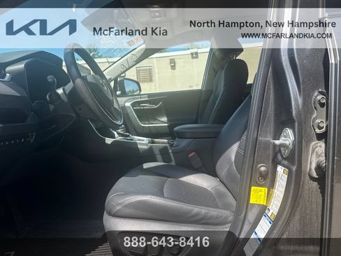 Used 2022 Toyota RAV4 Limited AWD/4WD image 17