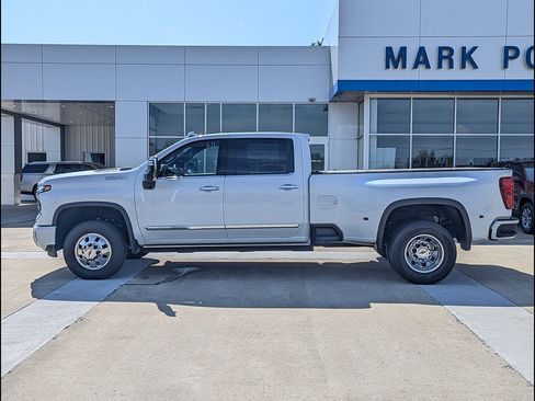 New 2026 Chevrolet Silverado 3500 High Country w/ High Country Premium Package AWD/4WD image 9