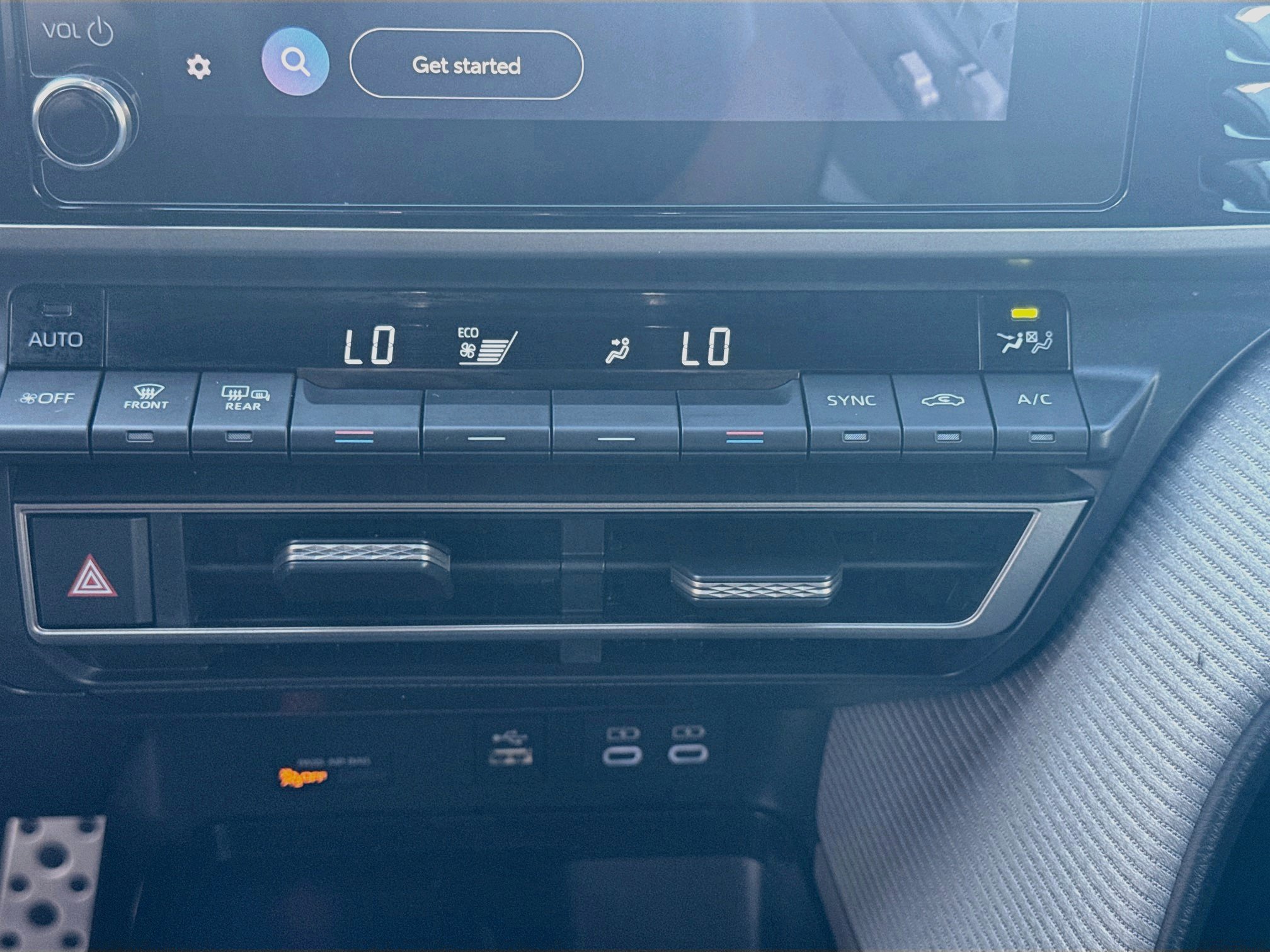 Used 2025 Toyota Camry SE w/ Convenience Package FWD image 14