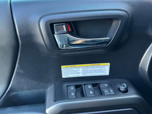 Used 2020 Toyota Tacoma SR5 image 11