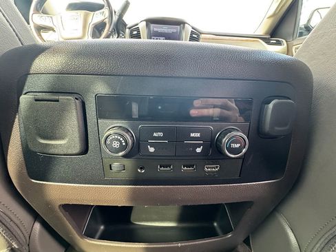 Used 2020 GMC Yukon Denali w/ Denali Ultimate Package image 29