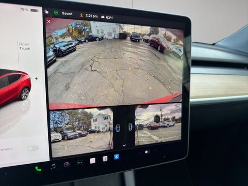 Used 2022 Tesla Model Y Long Range image 17