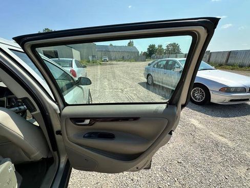 Used 2003 Volvo V70 2.5T AWD/4WD image 25