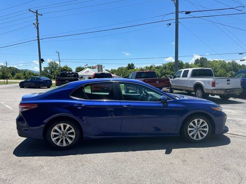 Used 2018 Toyota Camry LE FWD image 7