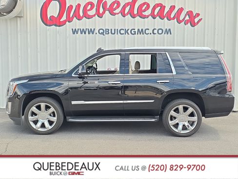 Used 2019 Cadillac Escalade Luxury AWD/4WD image 4