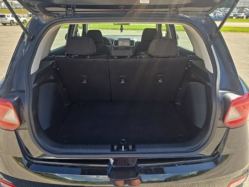 Used 2022 Hyundai Venue SEL FWD image 23