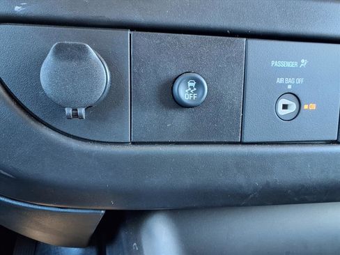 Used 2025 Chevrolet Express 3500 LT w/ LT Preferred Equipment Group image 5