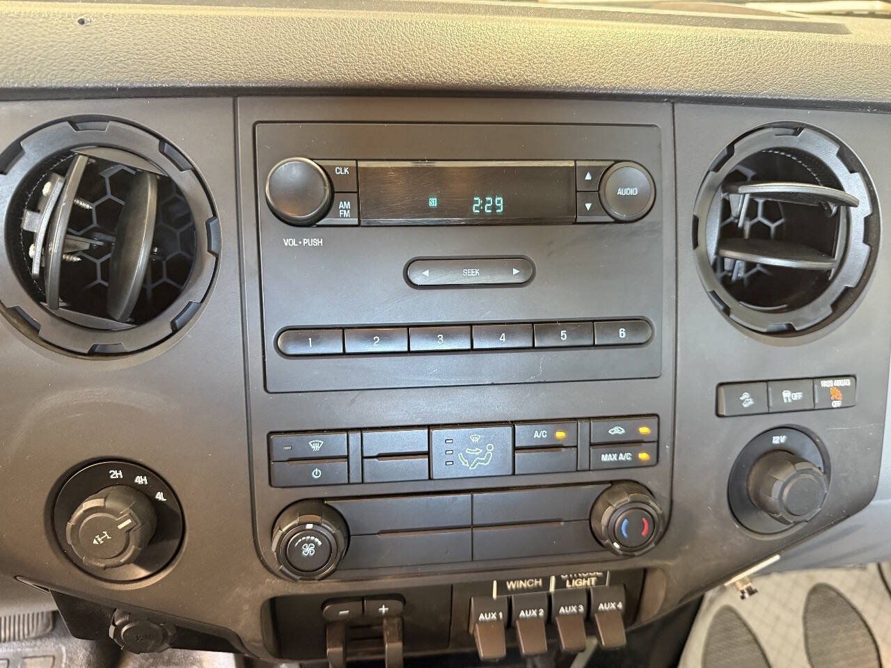 Used 2015 Ford F250 XL w/ FX4 Off-Road Package AWD/4WD image 19