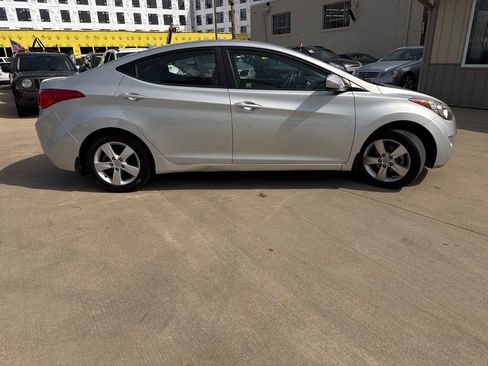 Used 2013 Hyundai Elantra GLS w/ Preferred Pkg FWD image 4