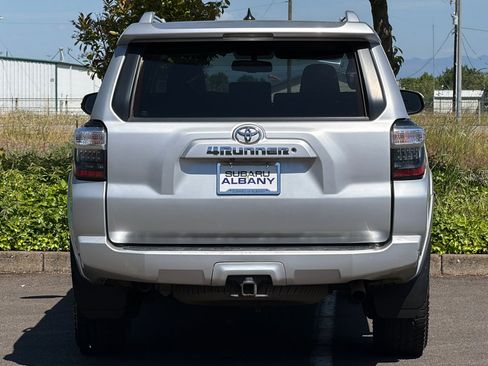Used 2016 Toyota 4Runner SR5 Premium AWD/4WD image 5