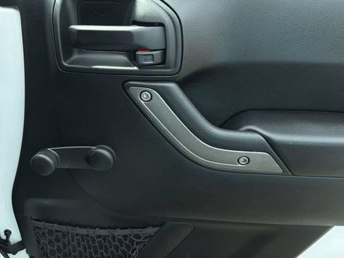 Used 2017 Jeep Wrangler Sport AWD/4WD image 33