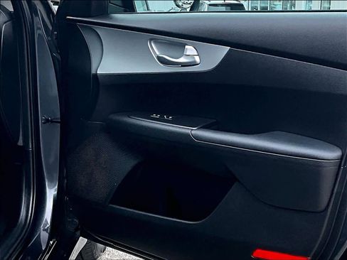 Used 2023 Kia Forte LXS image 12