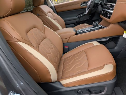 New 2026 Nissan Pathfinder Platinum image 34