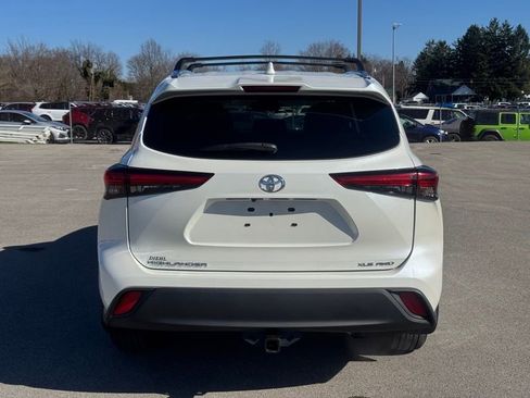 Used 2021 Toyota Highlander XLE image 4