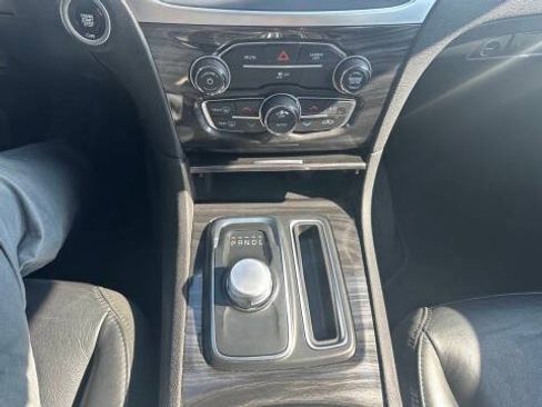 Used 2019 Chrysler 300 Touring L w/ Quick Order Package 22F AWD/4WD image 16