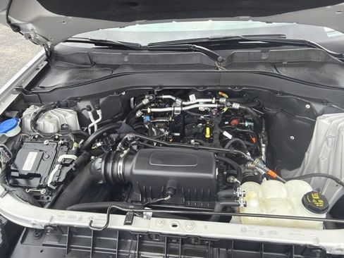 Used 2023 Ford Explorer XLT w/ Equipment Group 202A AWD/4WD image 10