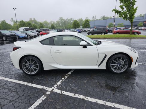 Used 2024 Subaru BRZ Limited RWD image 19