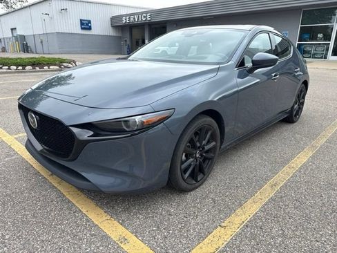 Used 2023 MAZDA MAZDA3 s AWD/4WD image 2