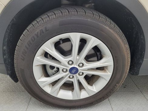 Used 2017 Ford Escape SE AWD/4WD image 31