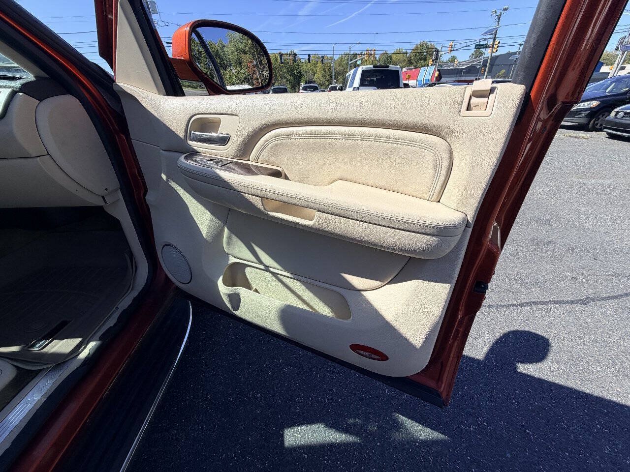 Used 2007 Cadillac Escalade 2WD w/ Information Package image 68