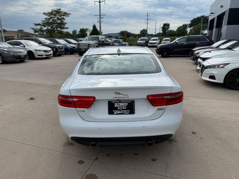 Used 2019 Jaguar XE Premium AWD/4WD image 5