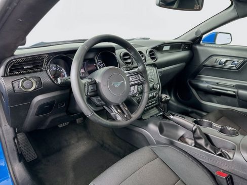 Used 2017 Ford Mustang Coupe image 9