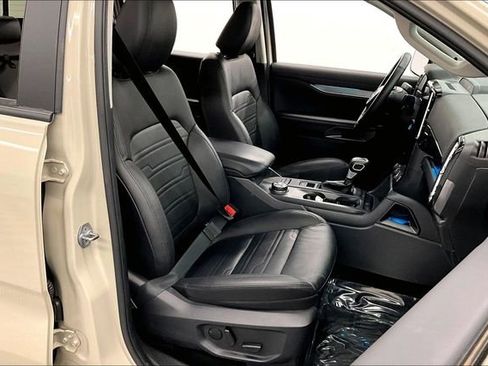 Used 2025 Ford Ranger Lariat w/ FX4 Off-Road Package AWD/4WD image 8