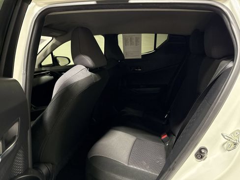 Used 2020 Toyota C-HR LE FWD image 22