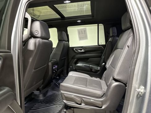 Used 2022 Chevrolet Suburban Z71 w/ Z71 Off-Road Package AWD/4WD image 24