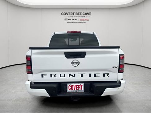 Used 2022 Nissan Frontier SV image 8