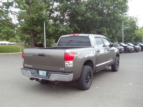 Used 2008 Toyota Tundra 4x4 CrewMax w/ Tow Pkg image 5