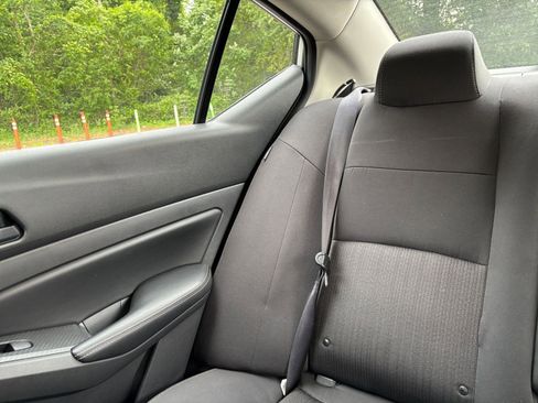 Used 2025 Nissan Altima 2.5 SV FWD image 39