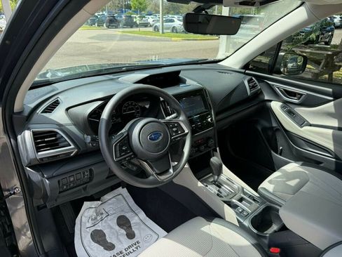 Used 2024 Subaru Forester image 3