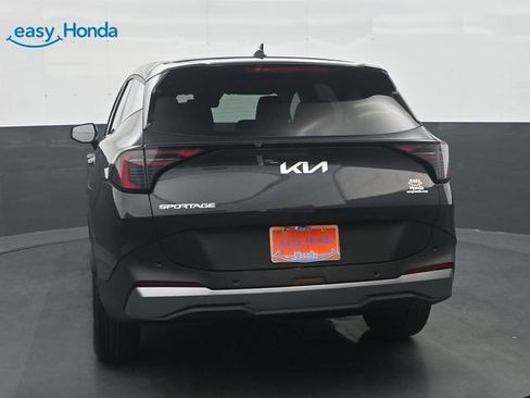 Used 2026 Kia Sportage LX FWD image 6