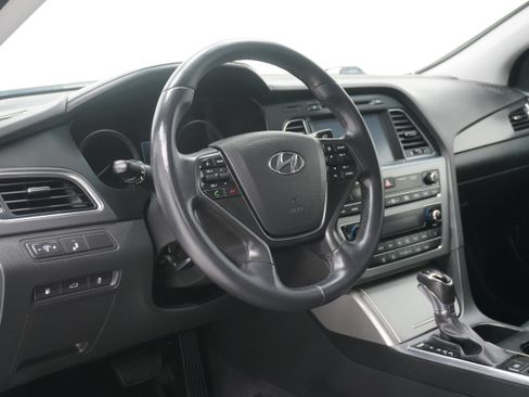 Used 2016 Hyundai Sonata Sport w/ Option Group 03 FWD image 10