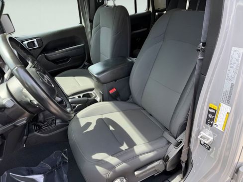 Used 2022 Jeep Gladiator Sport AWD/4WD image 18
