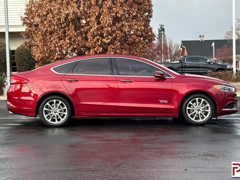 Used 2018 Ford Fusion Energi SE image 3