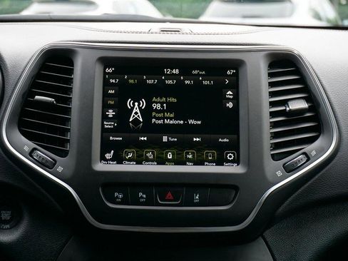 Used 2023 Jeep Cherokee Altitude Lux AWD/4WD image 34