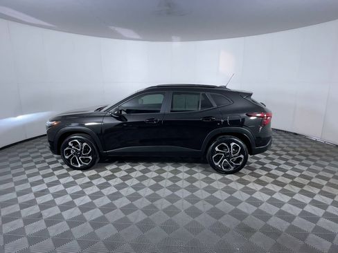 Used 2025 Chevrolet Trax RS w/ Driver Confidence Package image 6