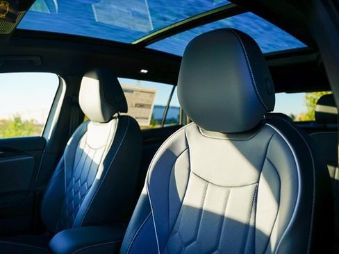 New 2026 Volkswagen Tiguan SEL R-Line image 9